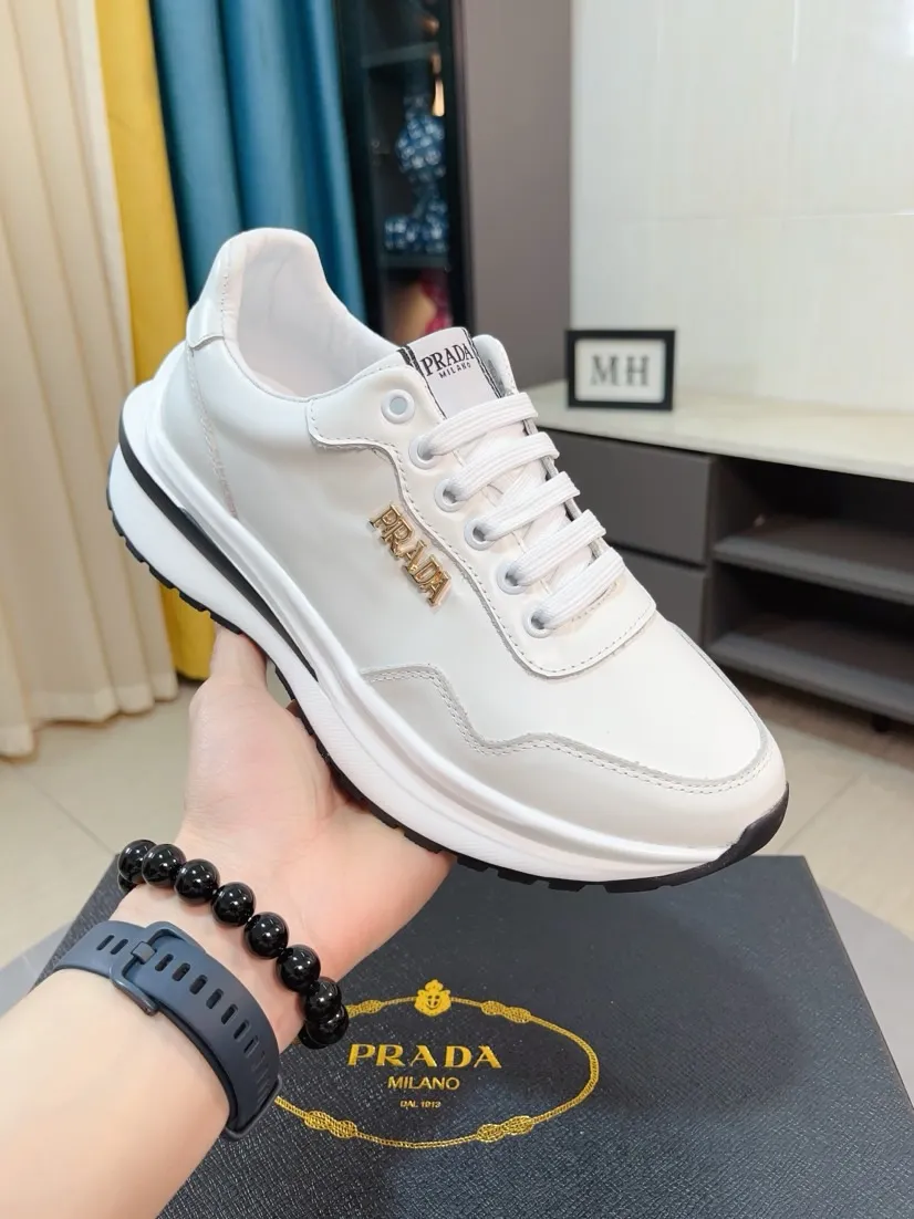 Men's shoes 💰420🌹🌹Prada is a luxurious and fashionable high-end product ✊🔥The perfect last shape and top-notch handcrafting make this shoe immediately create a strong aristocratic atmosphere. Imported first-layer cowhide with brogue carving crafts💋Cowhide lining🎶Rubber combination outsole specially imported from France for leather shoes😍Color: Mysterious Black☕️Number 38～44